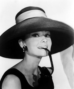 audrey-hepburn-392920_1920